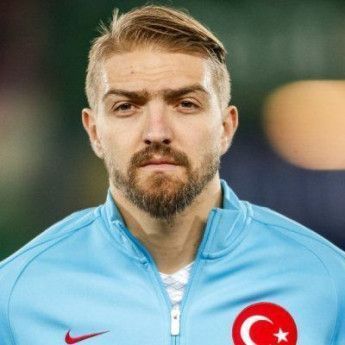 Джанер Эркин подарил жене дом