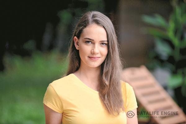 Турецкая актриса Эдже Чешмиоглу/Ece Çeşmioğlu Турецкая актриса Эдже Чешмиоглу/Ece Çeşmioğlu